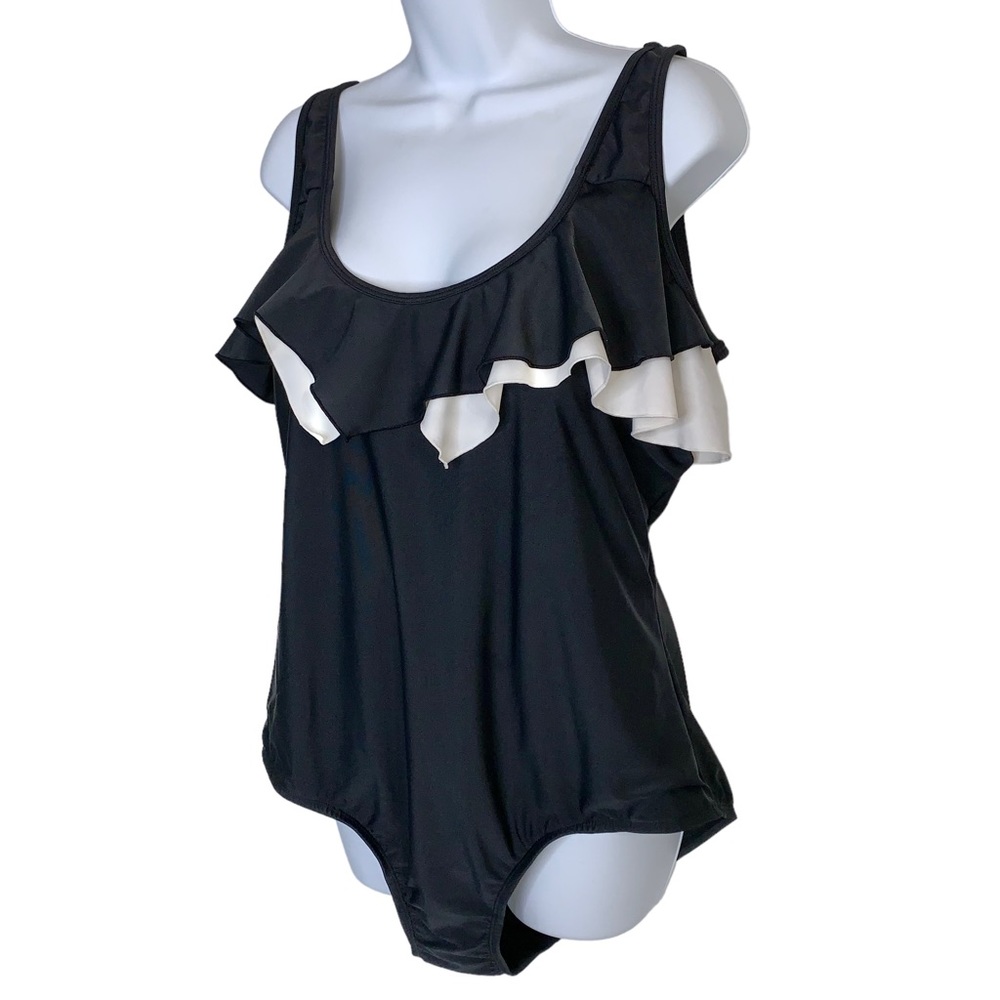 AVENUE Ruffled 1pc Swimsuit Sz 18